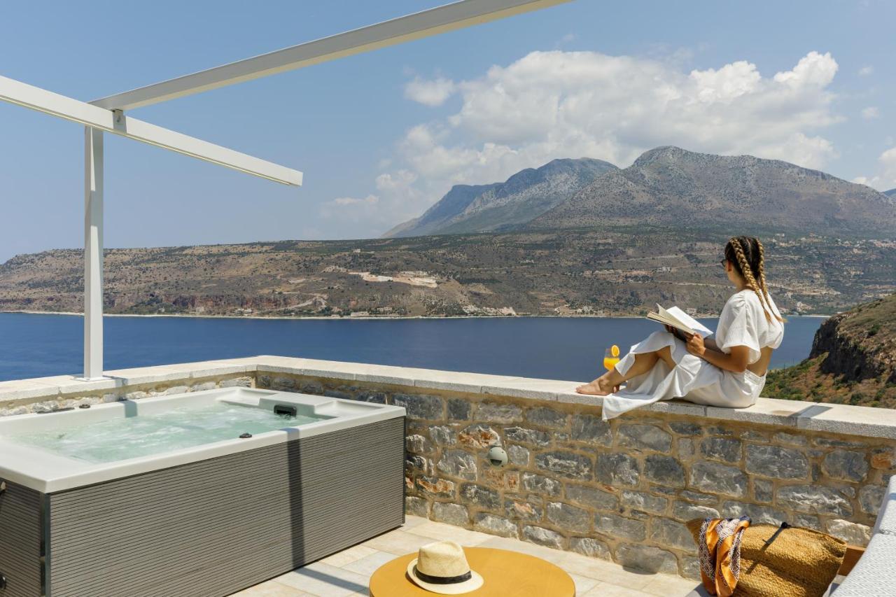 Trapela Limeni Luxury Suites ภายนอก รูปภาพ