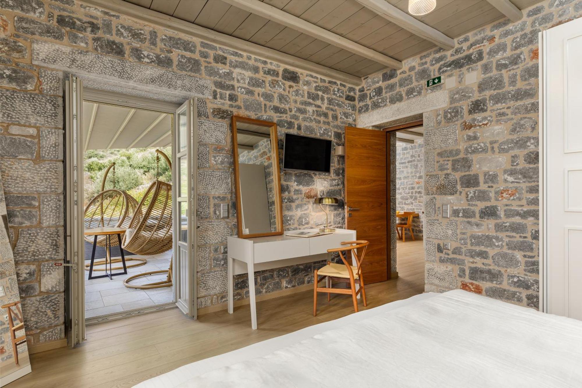 Trapela Limeni Luxury Suites ภายนอก รูปภาพ