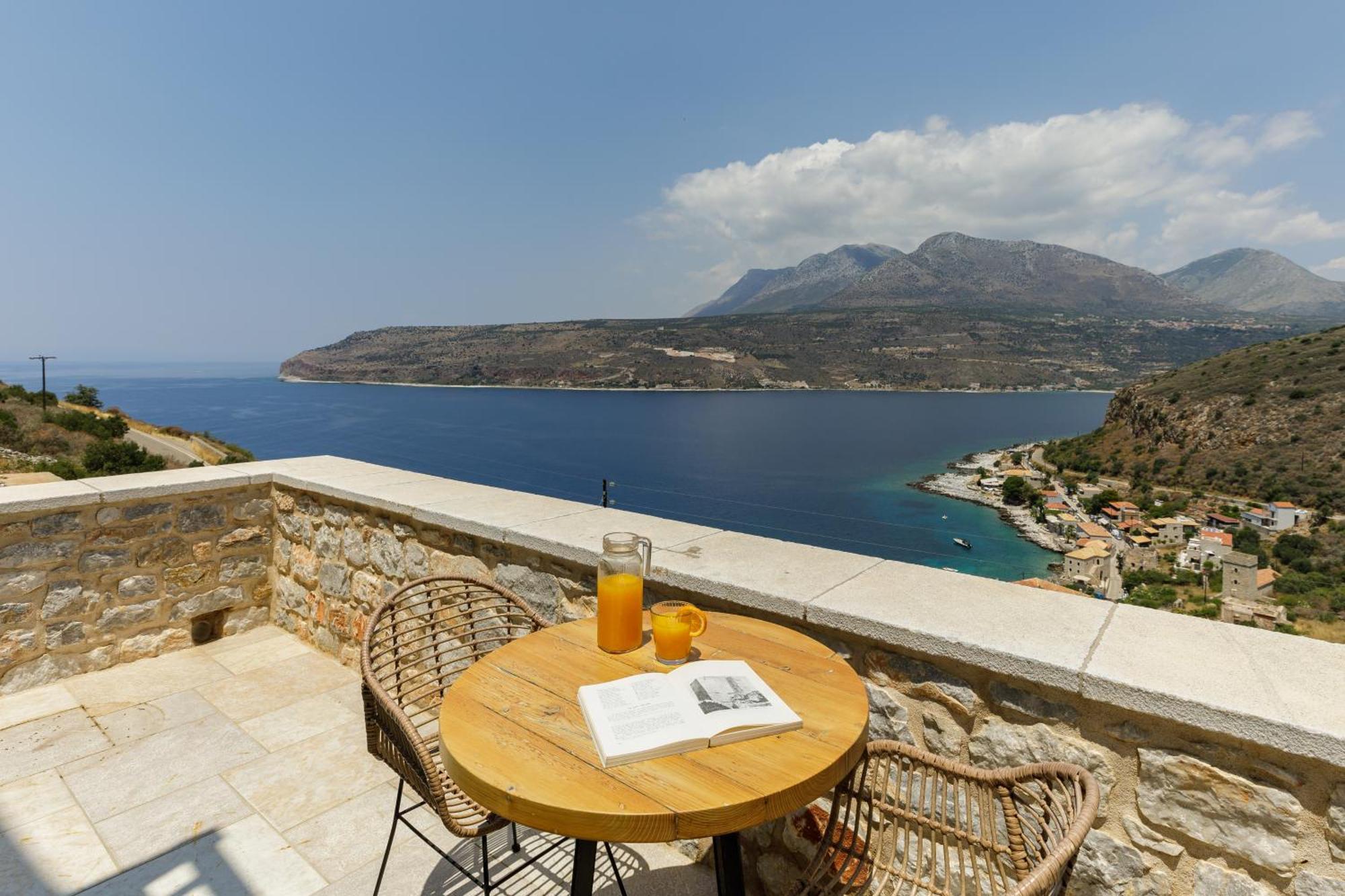 Trapela Limeni Luxury Suites ห้อง รูปภาพ